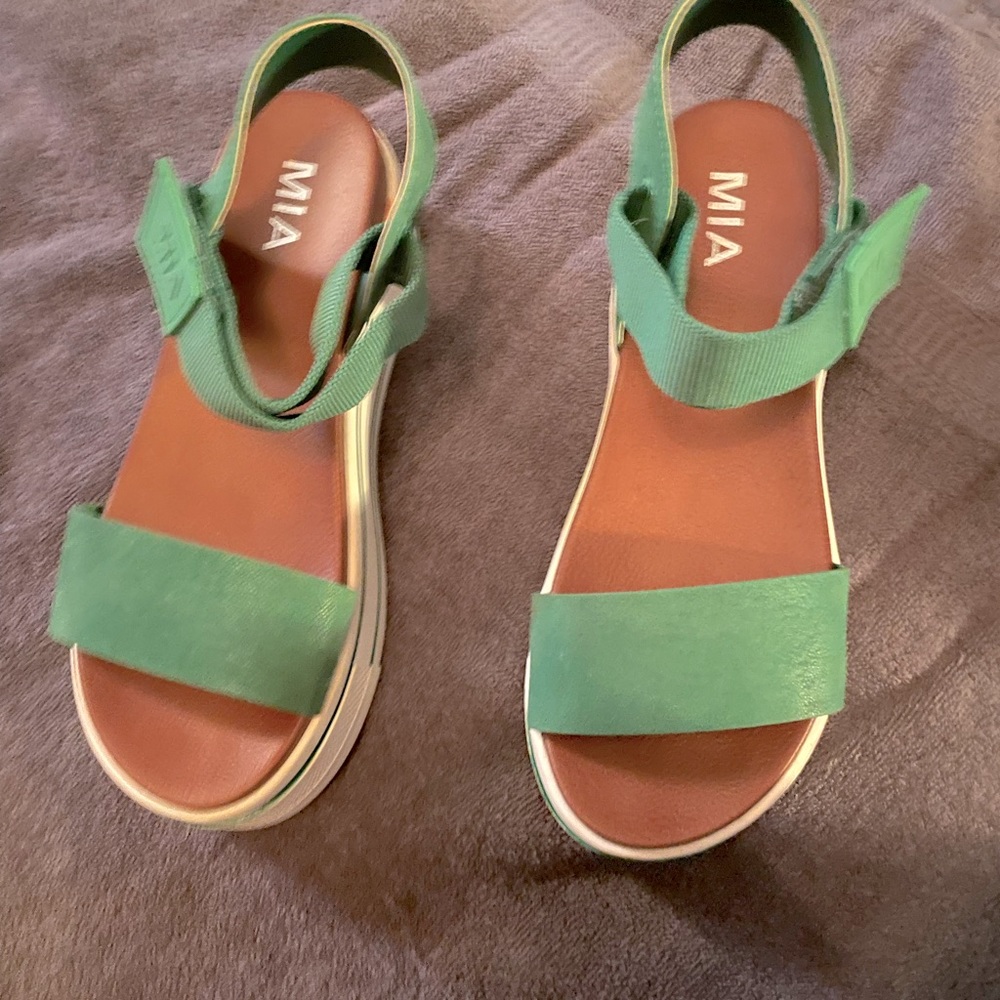 MIA Green sandals 7.5